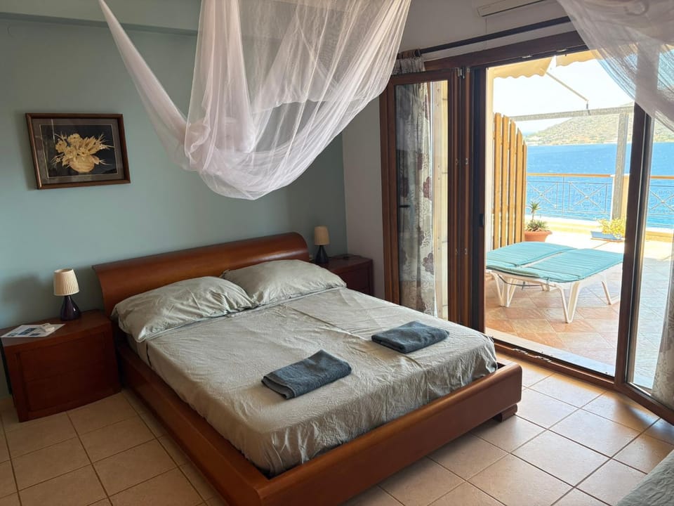 Bedroom, Sea view