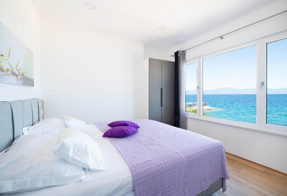 Bedroom, Sea view
