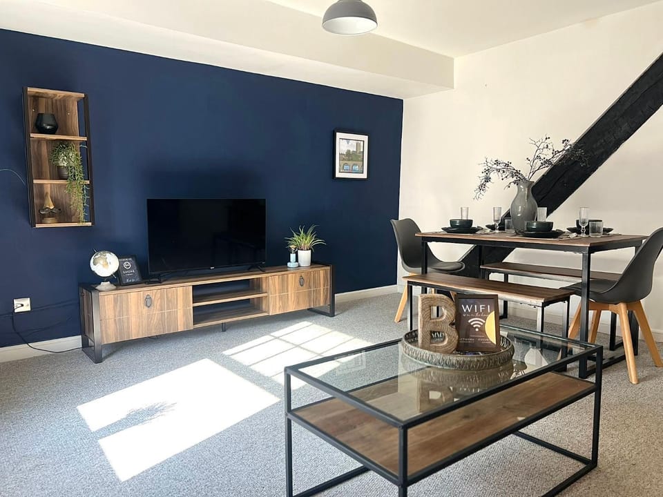 Blueberry View - Wyndale Living - Central Worcester Apartment in Worcester