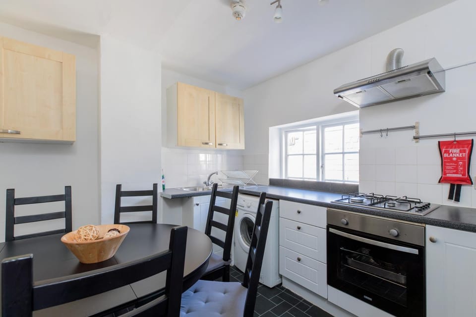 Stylish Stays by Russel Square Apartment in London Borough of Islington