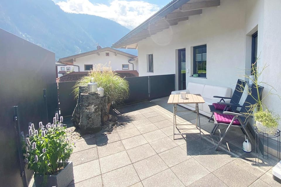 BBQ facilities, Balcony/Terrace, Mountain view