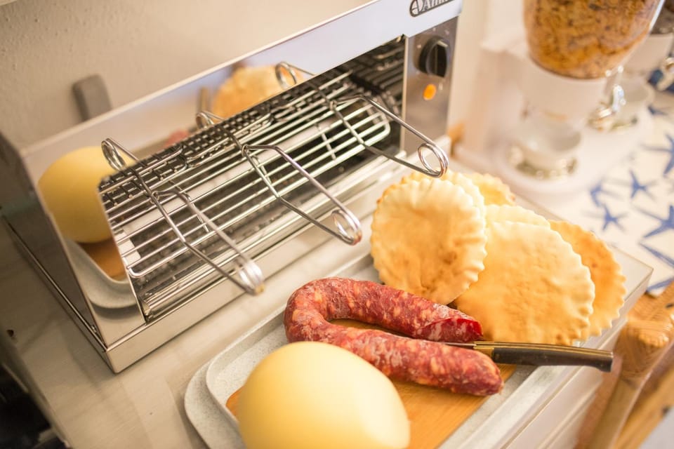 Continental breakfast, Buffet breakfast, Italian breakfast, American breakfast