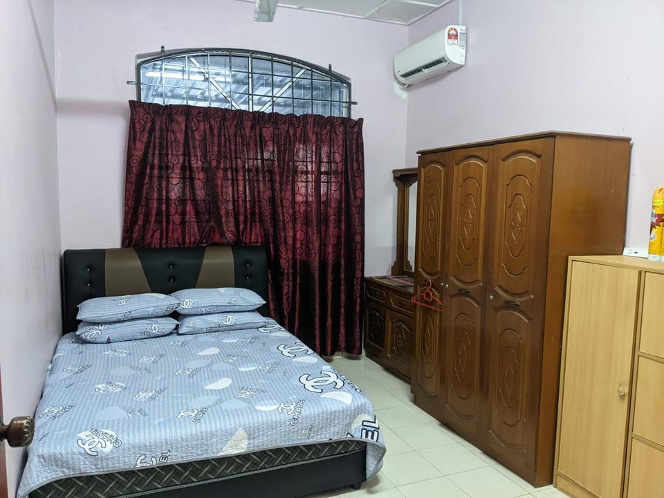Bedroom, air conditioner