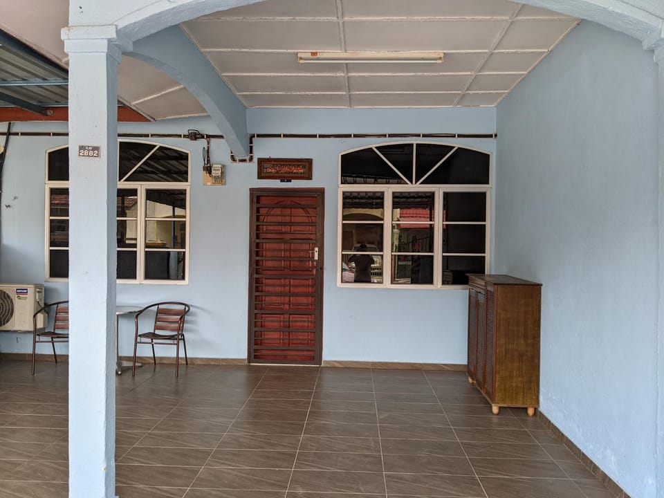 Facade/entrance
