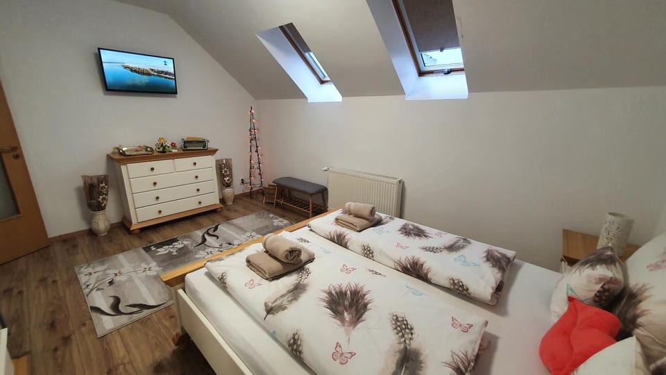 Smiley Flowers Apartment in Sibiu
