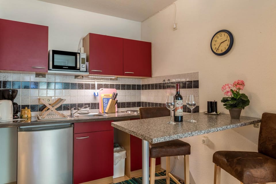 Property building, Kitchen or kitchenette, Living room