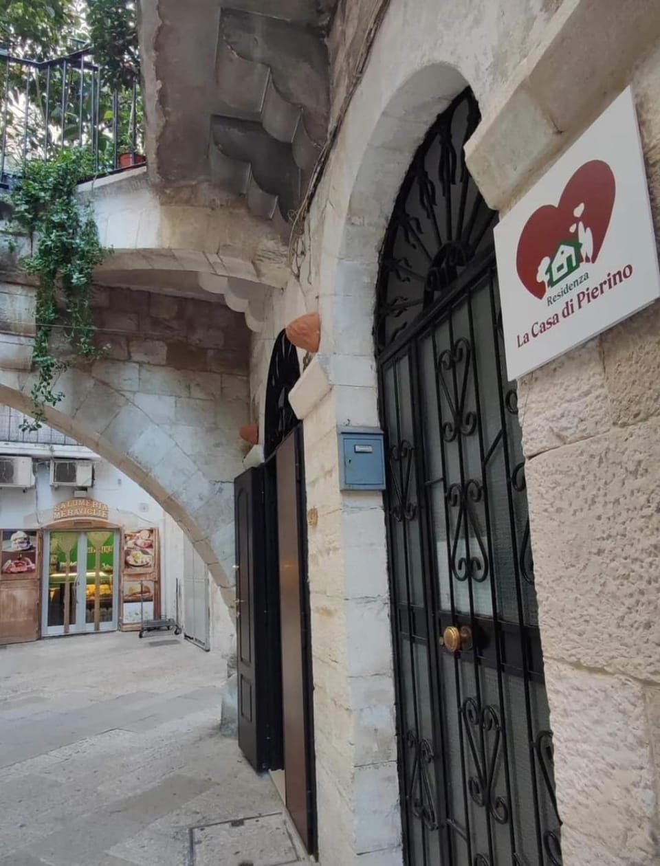 Facade/entrance, Property logo or sign, Street view