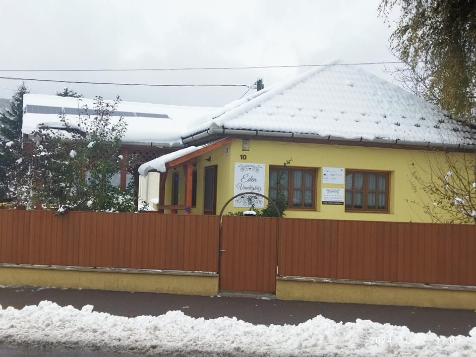 Éden Vendégház Apartment in Hungary
