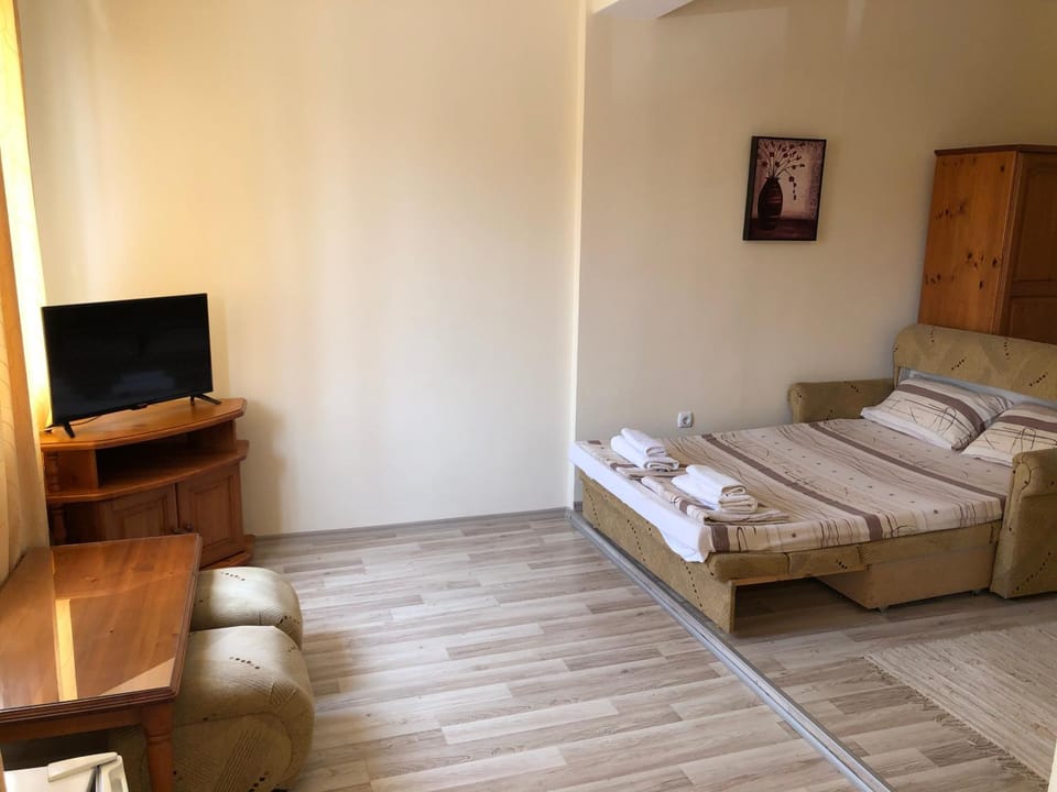 Семеен хотел Авалон Bed and Breakfast in Burgas Province