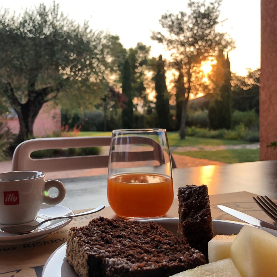 Day, Coffee/tea facilities, Food and drinks, Food, Breakfast, Continental breakfast, Drinks, Sunrise
