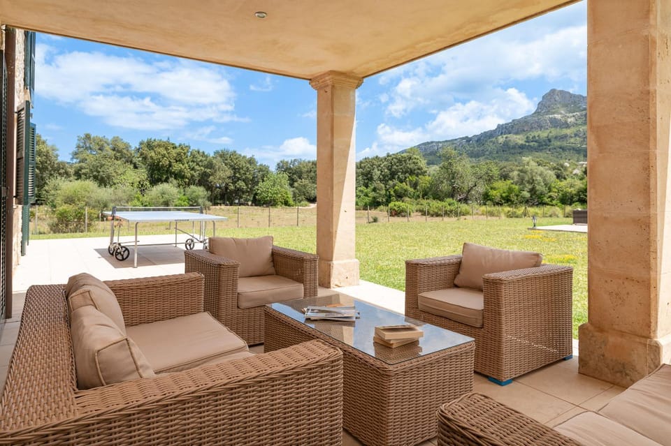 Day, Natural landscape, Garden, Table tennis, Balcony/Terrace, Mountain view
