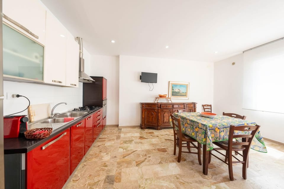 Living room, Dining area, kitchen