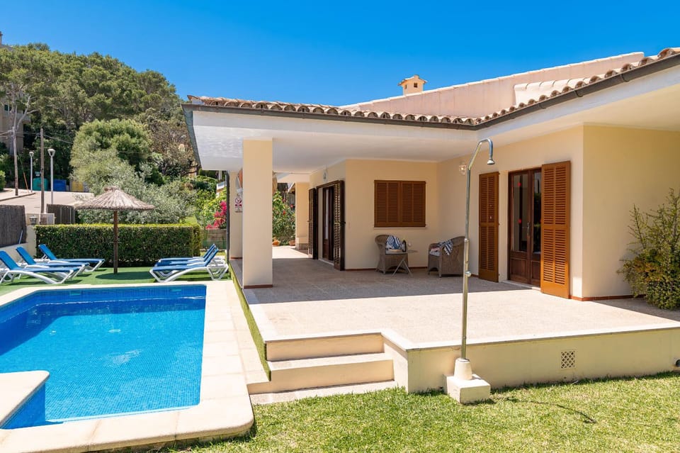 Patio, Day, Garden, Garden view, Pool view, Swimming pool, sunbed