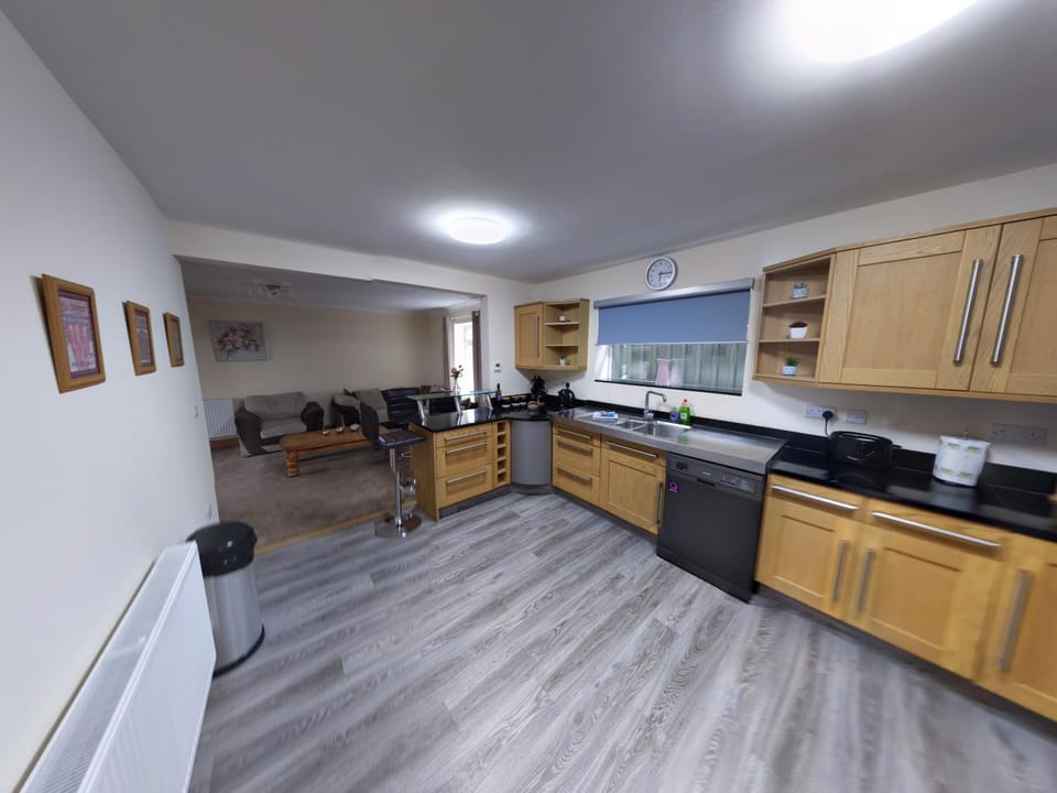Kitchen or kitchenette, Living room