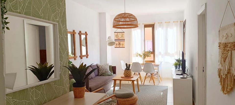 Canteras beach apartment +3Bed +2Bath +Wifi Apartment in Las Palmas de Gran Canaria