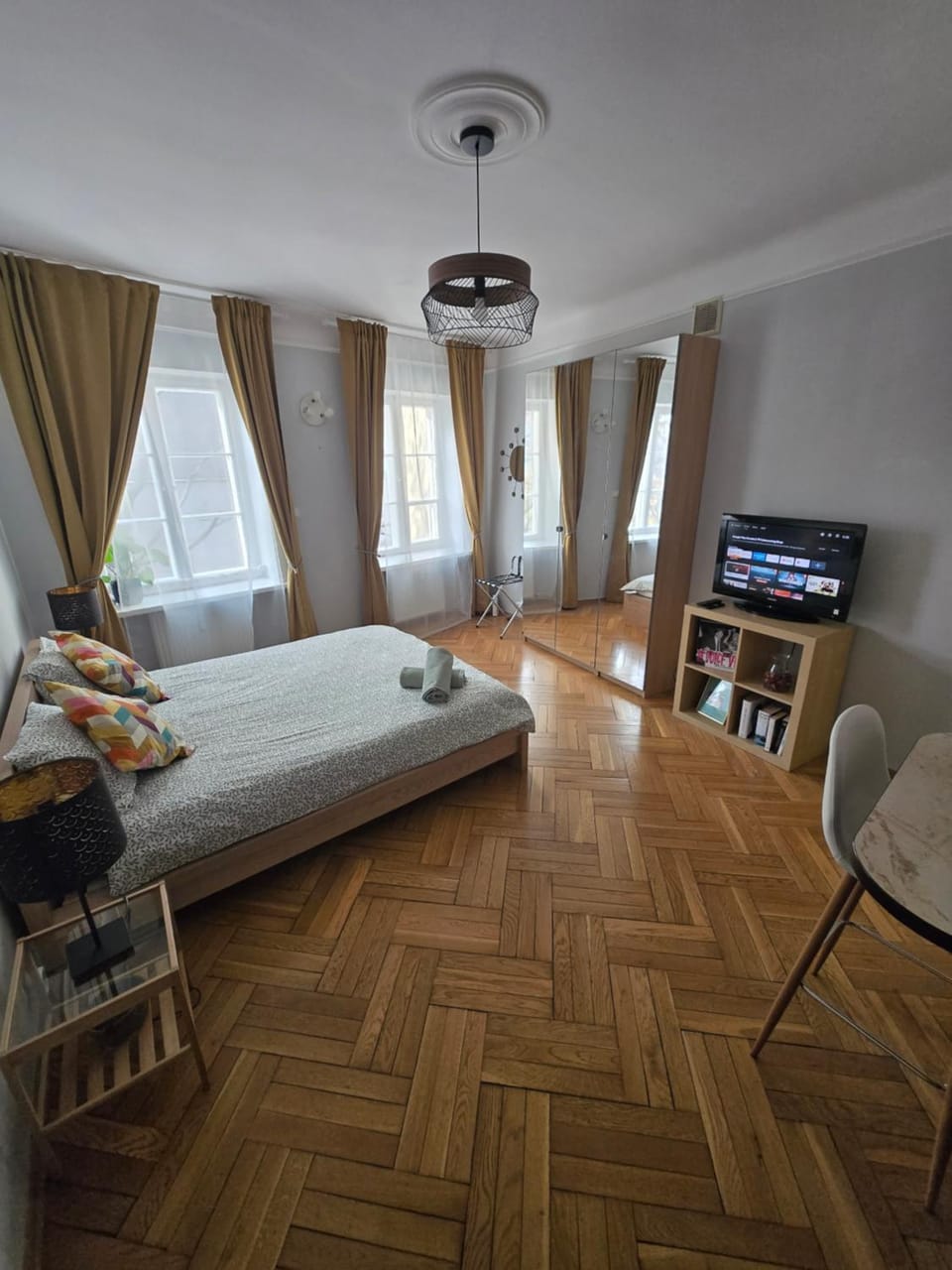 Bed, TV and multimedia, Living room, Bedroom