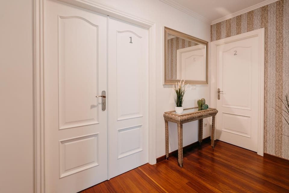 Property building, Facade/entrance, Balcony/Terrace, bidet, heating, locker, locker