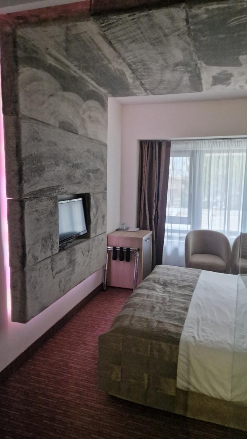 CITY HOTEL & LOUNGE Hotel in Romania