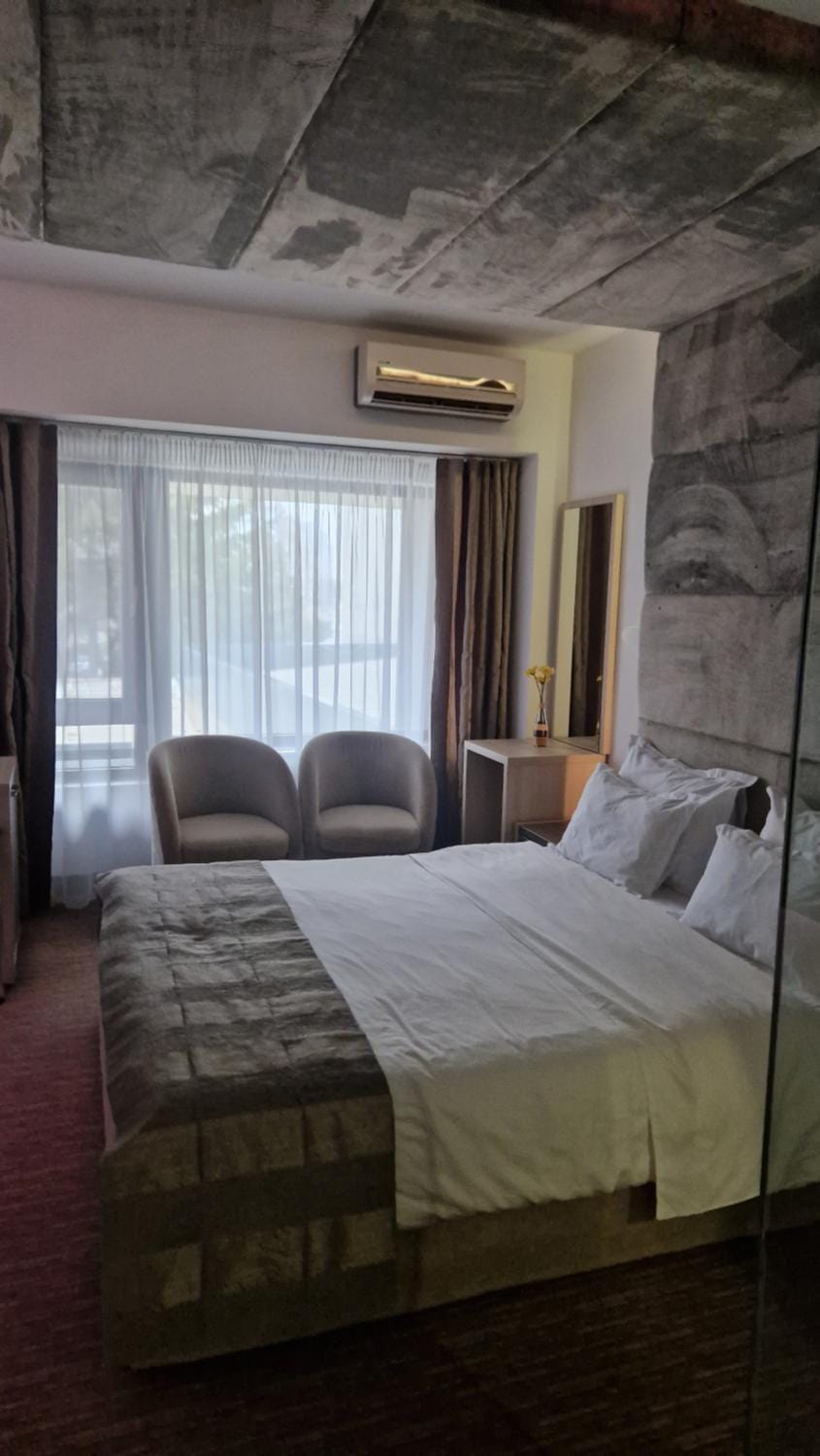 CITY HOTEL & LOUNGE Hotel in Romania