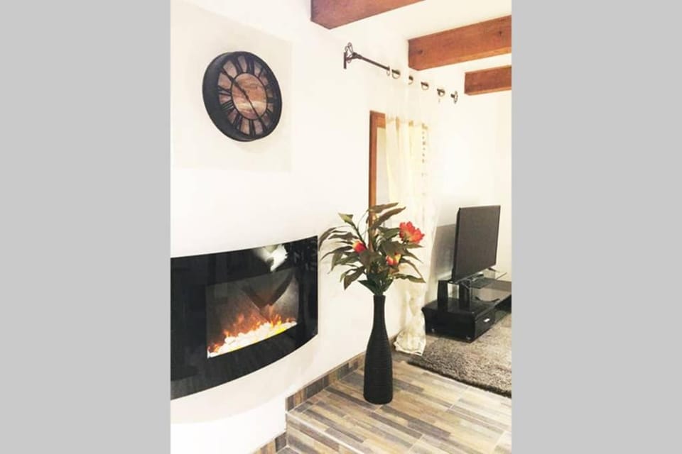 Calme dans Maison de village 60M2 super confort Apartment in Provence-Alpes-Côte d'Azur