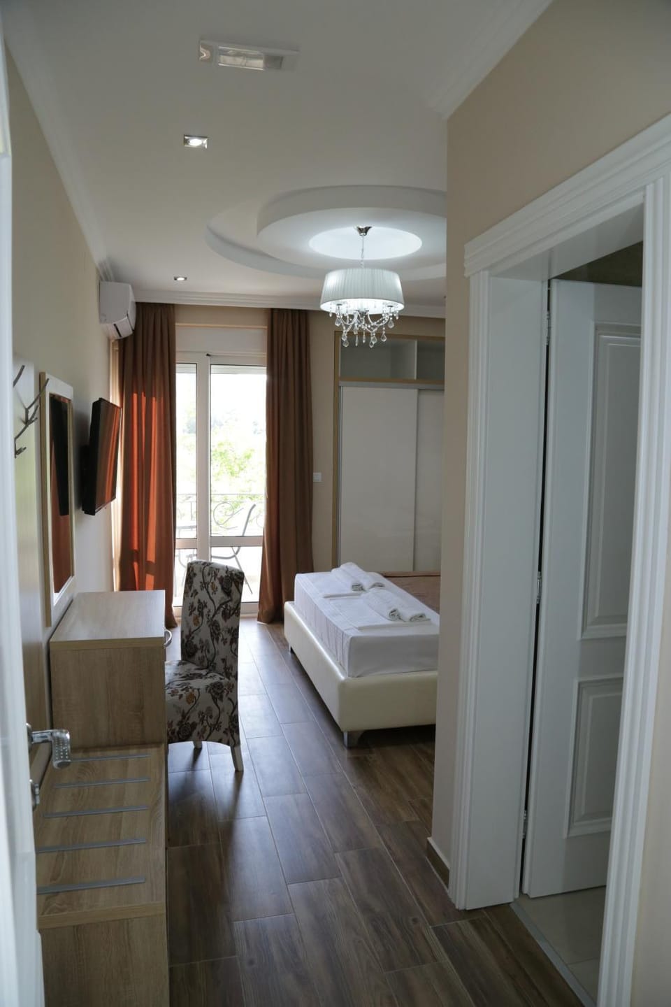 Shower, Toilet, Restaurant/places to eat, Communal lounge/ TV room, Garden, Garden, Bathroom, TV and multimedia, Coffee/tea facilities, Balcony/Terrace, Balcony/Terrace, Lobby or reception, Lounge or bar, Food and drinks, Photo of the whole room, Bedroom, Pool view, Pool view, Area and facilities, Area and facilities, Swimming pool, Swimming pool