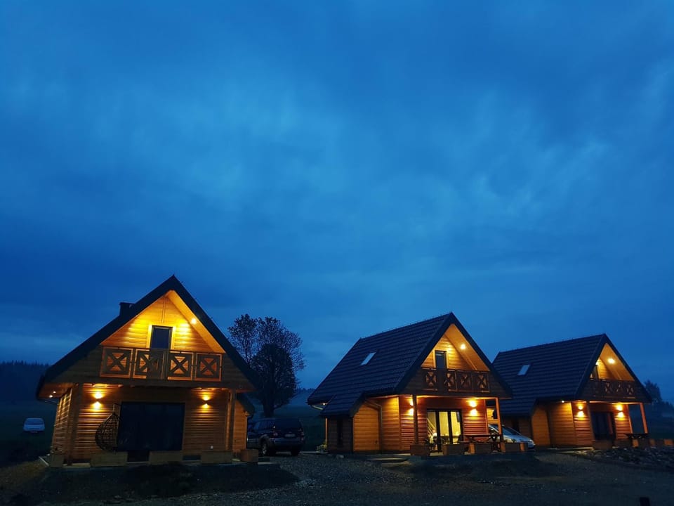 Osada Orlica klimatyczne domki z widokiem na góry i termalnym SPA sauna jacuzzi 4 km od Zieleniec Ski Arena Chalet in Lower Silesian Voivodeship
