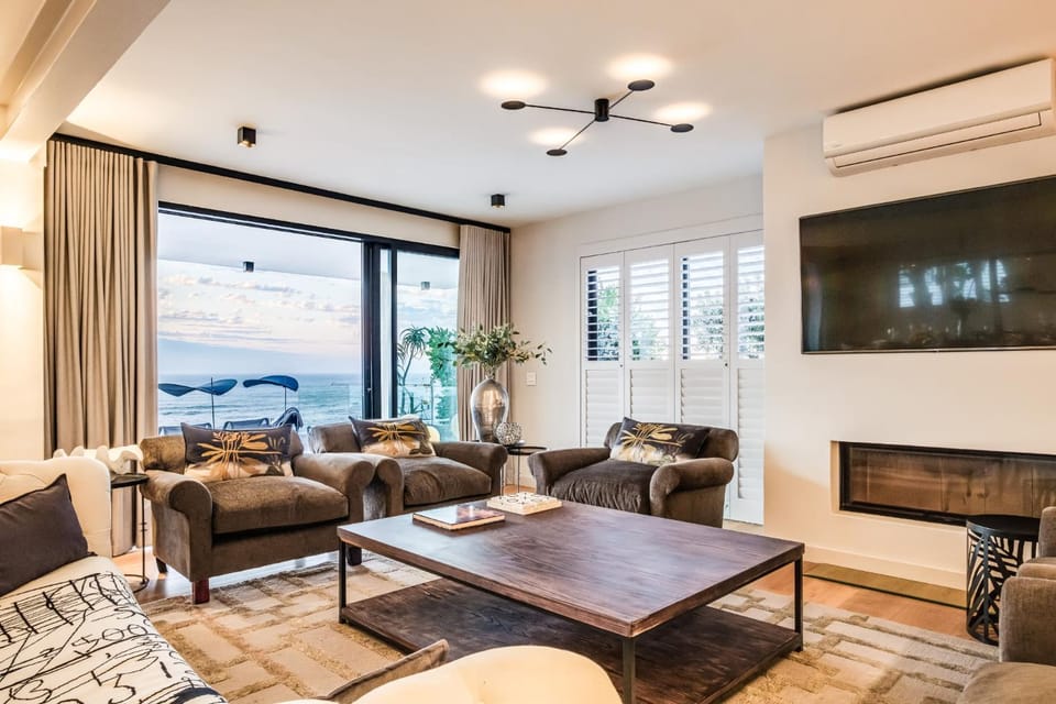 View (from property/room), Living room, Seating area