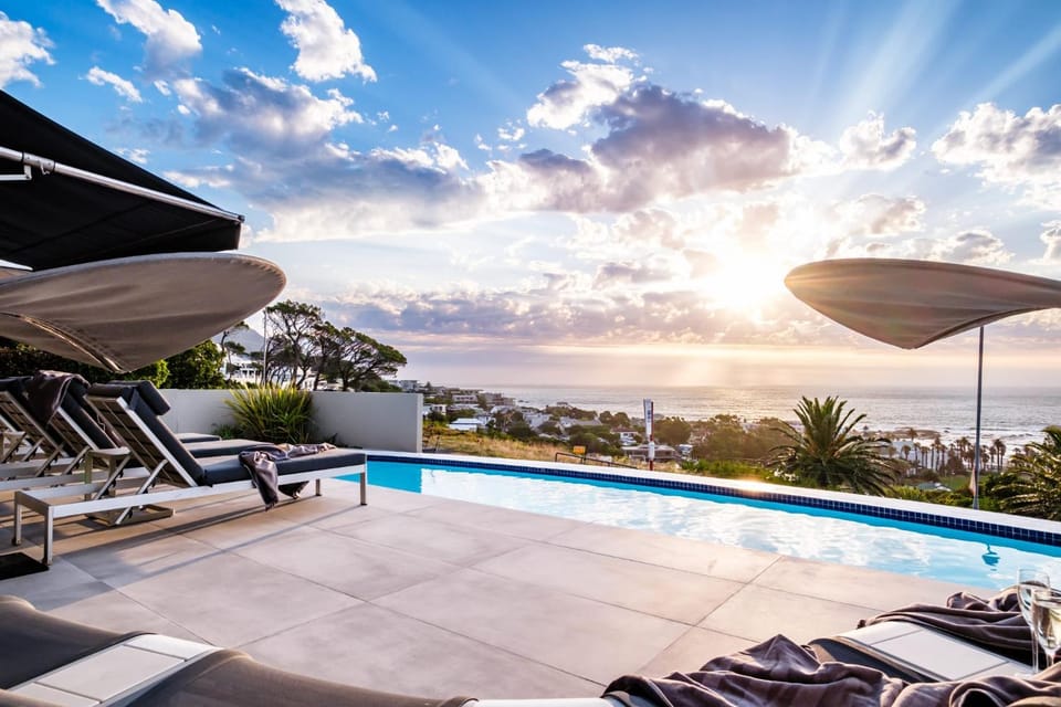 Balcony/Terrace, Sea view, Swimming pool