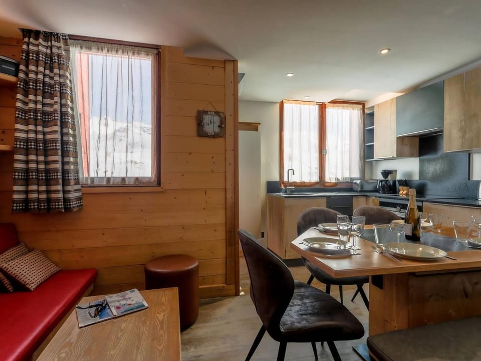 Superbe duplex rénové 3 ch, balcon, proche pistes, Val Thorens - FR-1-545-2 Apartment in Les Allues