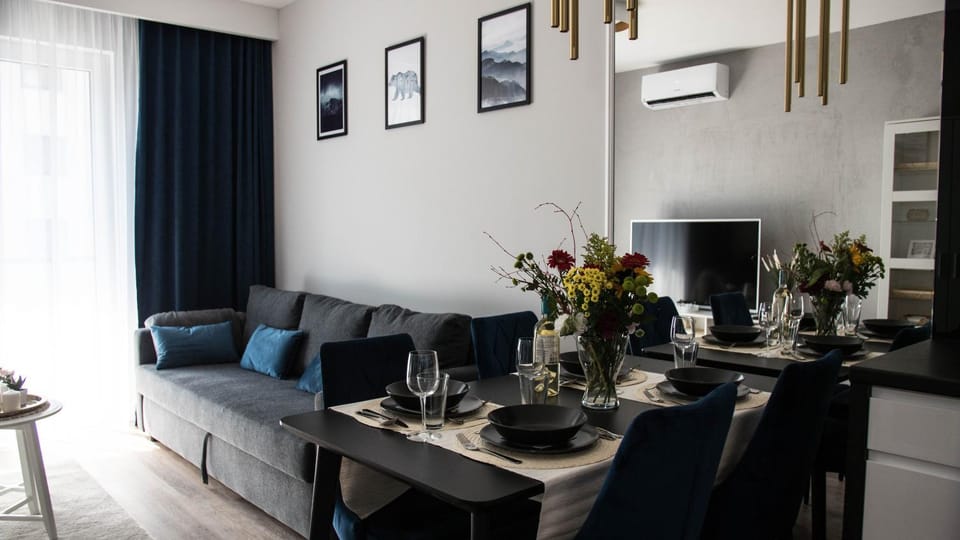 Kitchen or kitchenette, Living room, Dining area