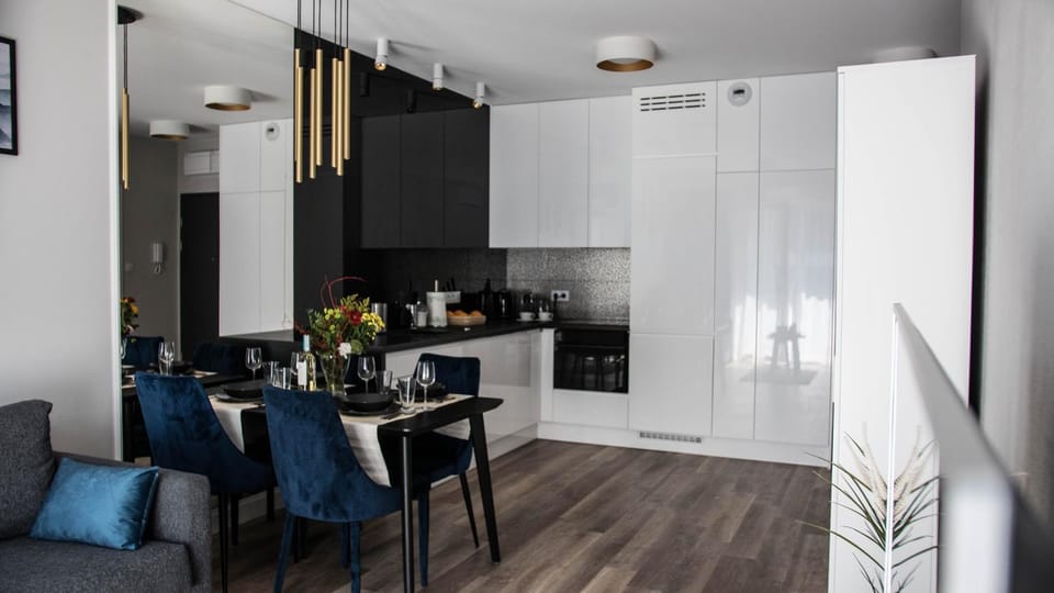 TV and multimedia, Coffee/tea facilities, Kitchen or kitchenette, Living room, Dining area