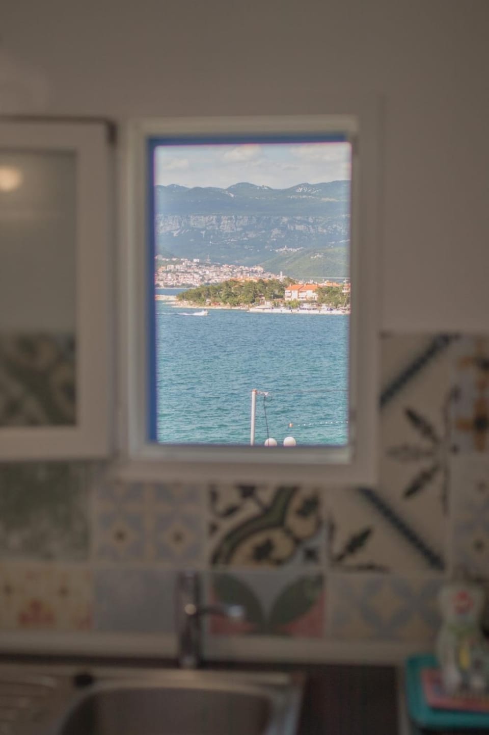 Kitchen or kitchenette, Sea view