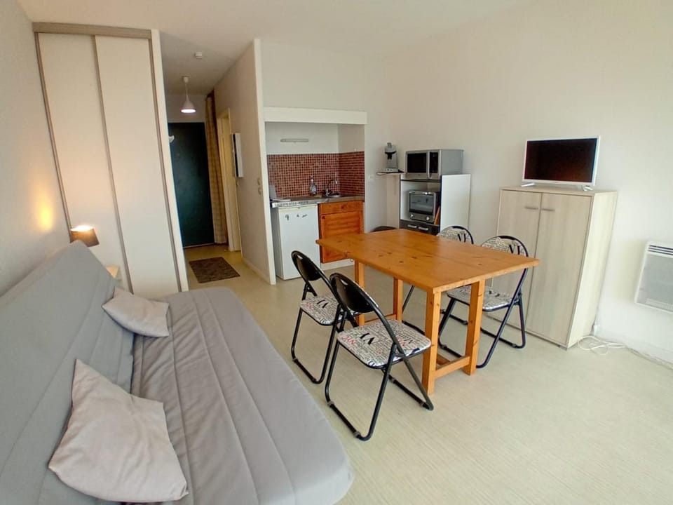 Studio avec terrasse et parking à deux pas des plages - FR-1-239-563 Apartment in Hossegor