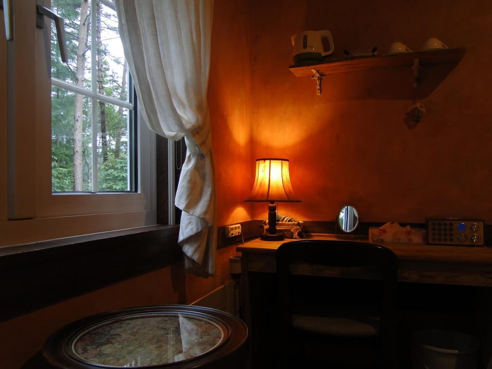 Decorative detail, Seating area