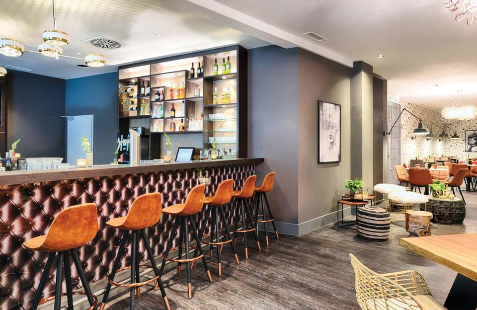 Lounge or bar