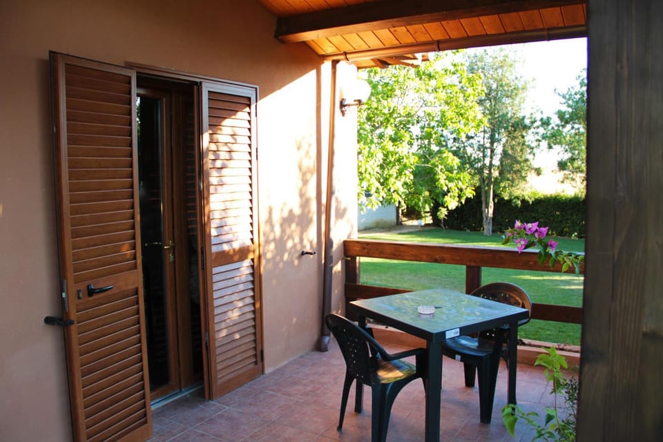Patio, Day