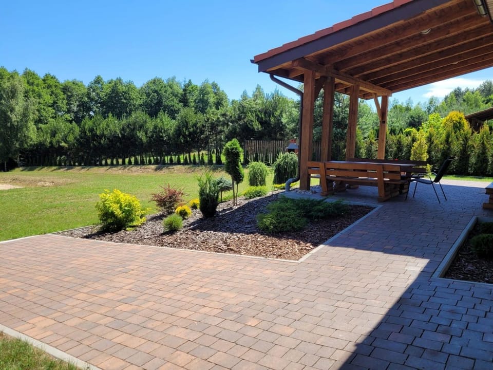 Villa Grunwald - dom z działką 3000m2 na wyłączność, z dużym ogrodem, tarasem, grillem, hamakami, domkiem dla dzieci i boiskiem House in Poland