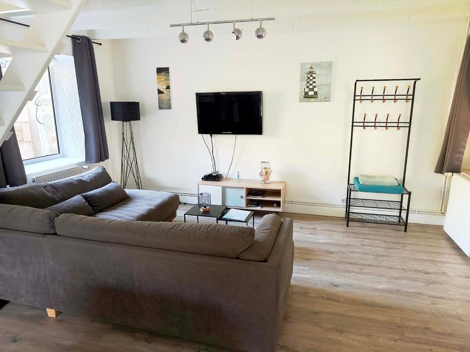 TV and multimedia, Seating area