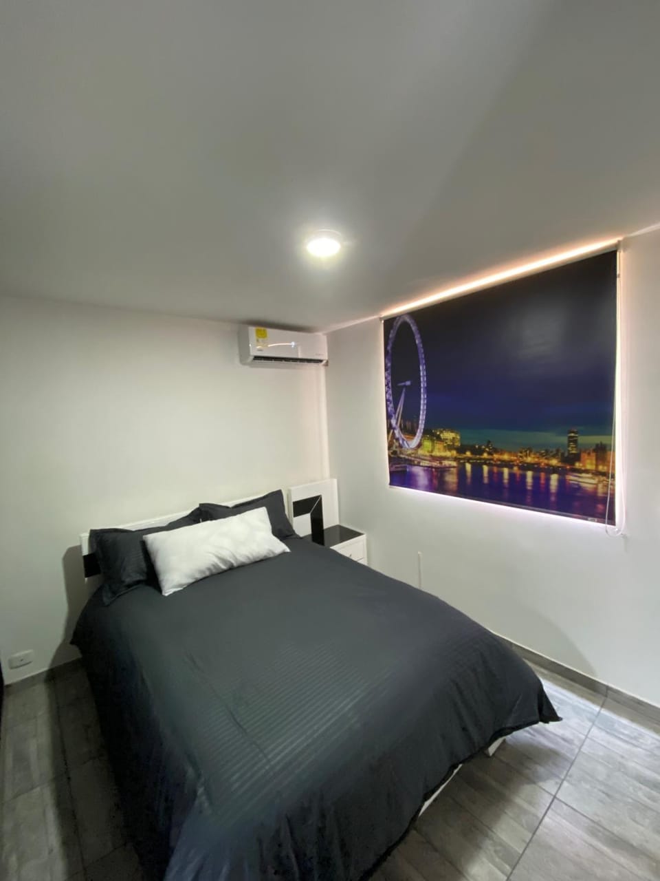 Photo of the whole room