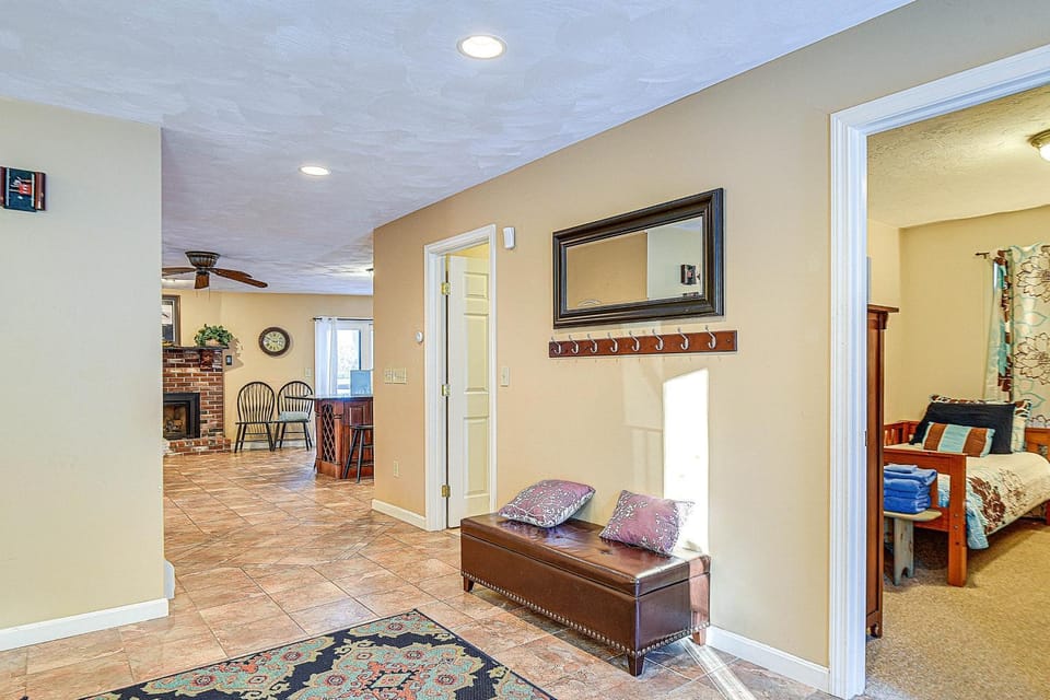 Lakefront Home in Barnstead w/ Seasonal Hot Tub House in Barnstead