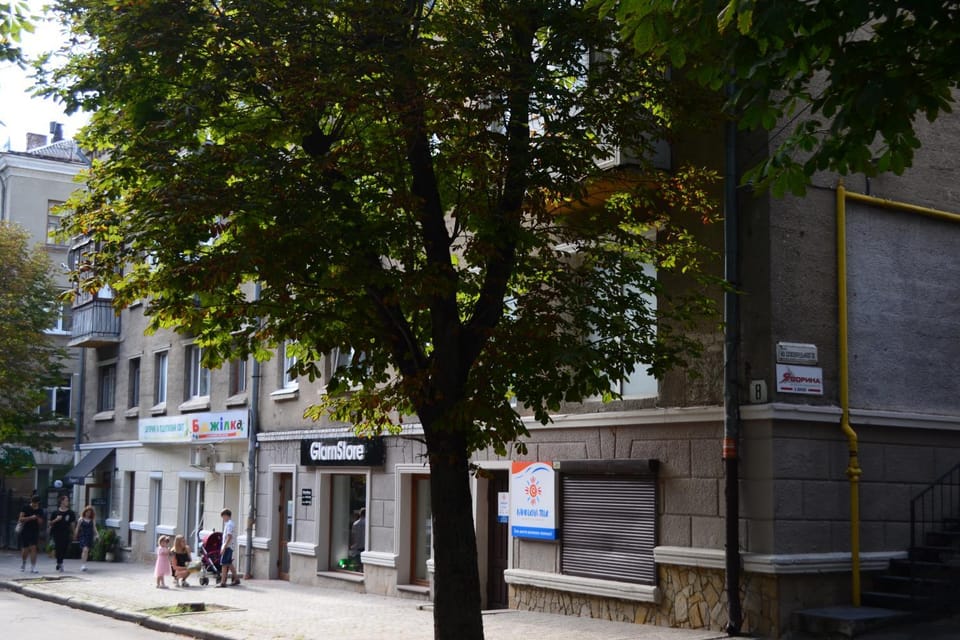 Property building, Facade/entrance, People