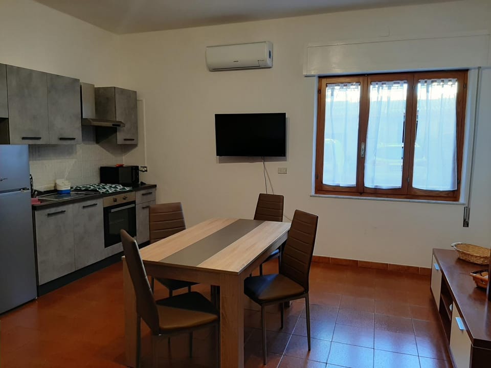 Communal lounge/ TV room, Dining area