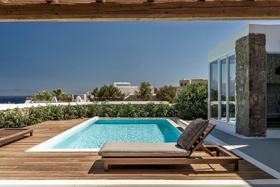 Patio, Pool view, Swimming pool