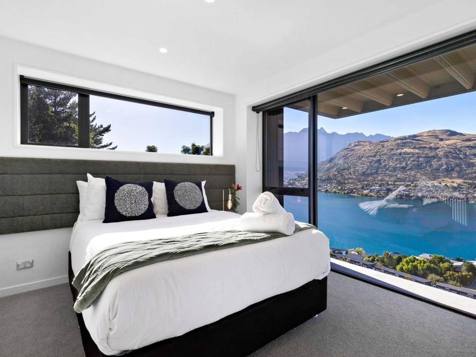 Bedroom, Lake view, Mountain view