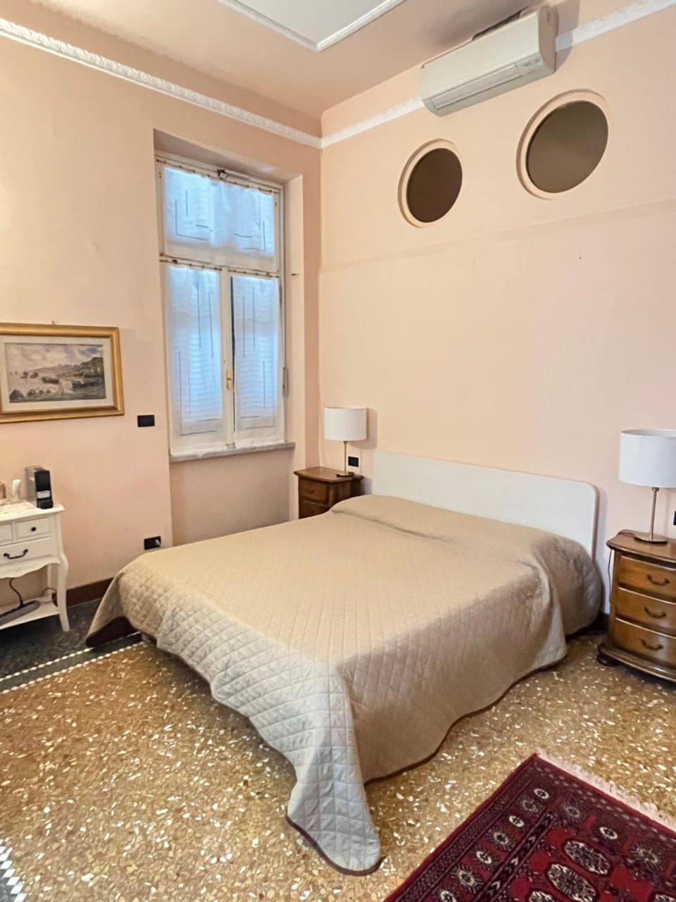 Bedroom, air conditioner