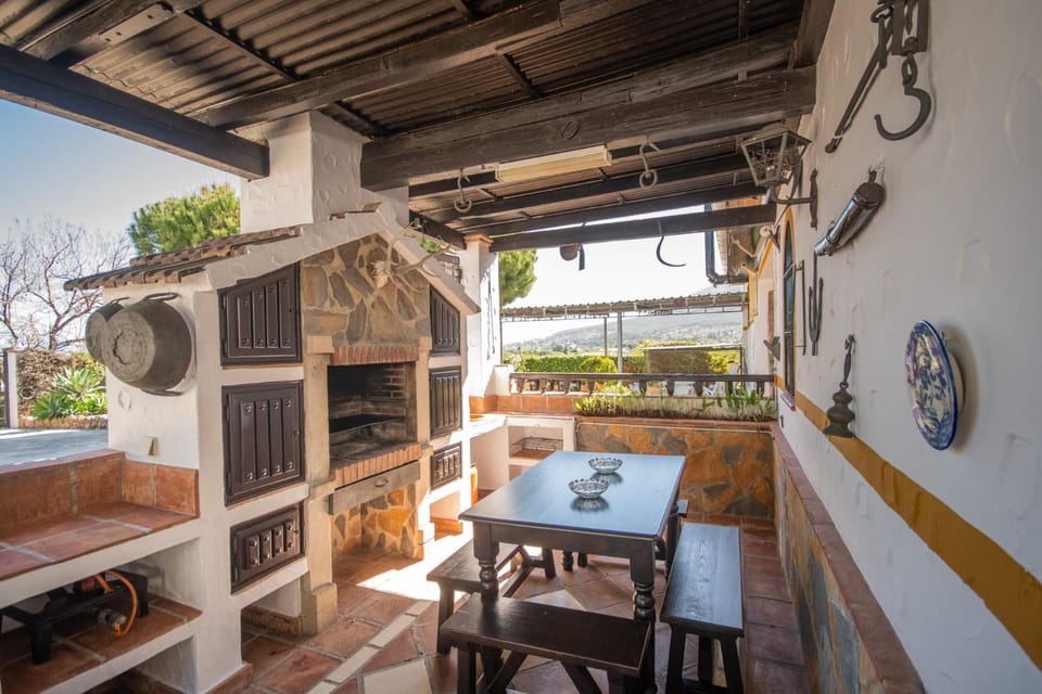 BBQ facilities, Balcony/Terrace