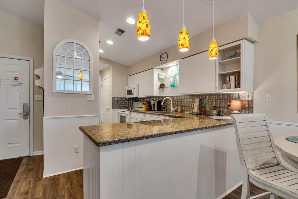 Golden Getaway condo Apartment in Ozark Mountains