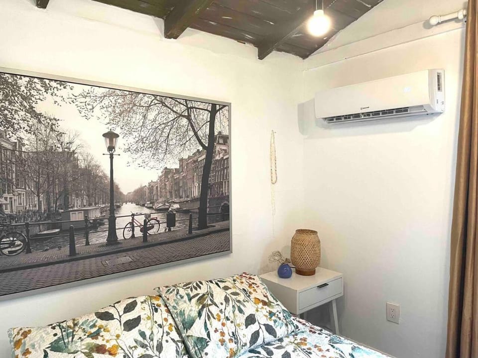Private and Secluded Studio in Little Havana - 6V Apartment in Coral Gables