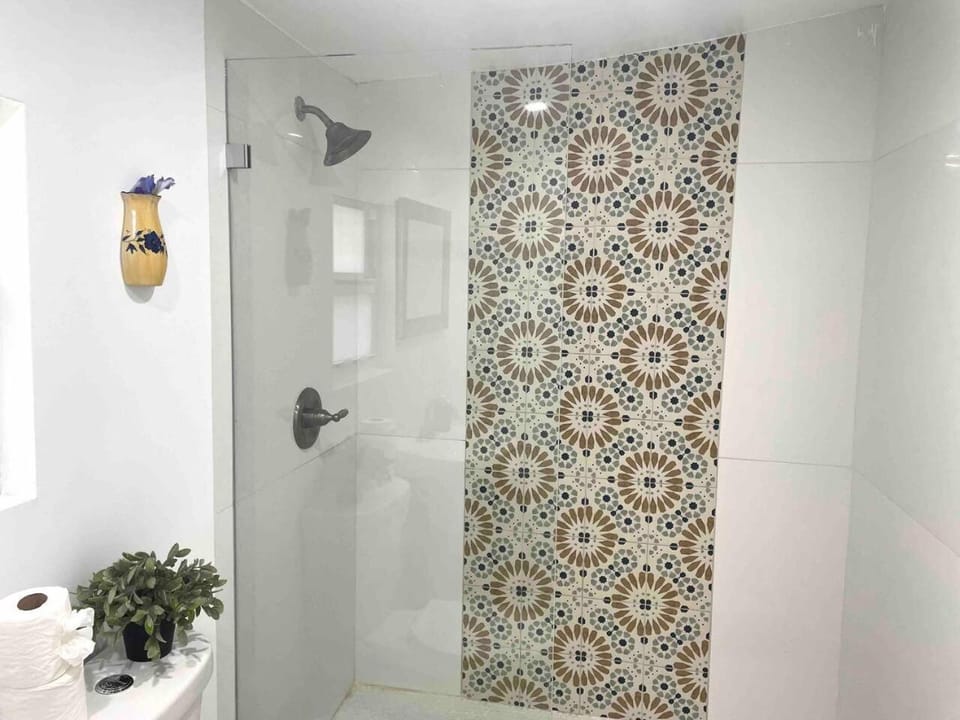 Private and Secluded Studio in Little Havana - 6V Apartment in Coral Gables