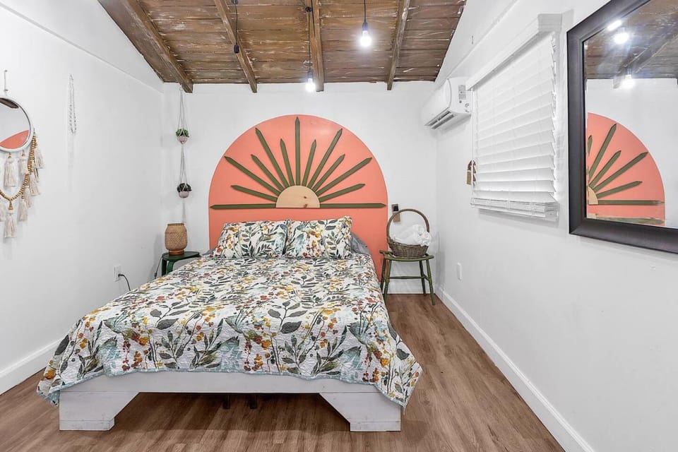 Private and Secluded Studio in Little Havana - 6V Apartment in Coral Gables